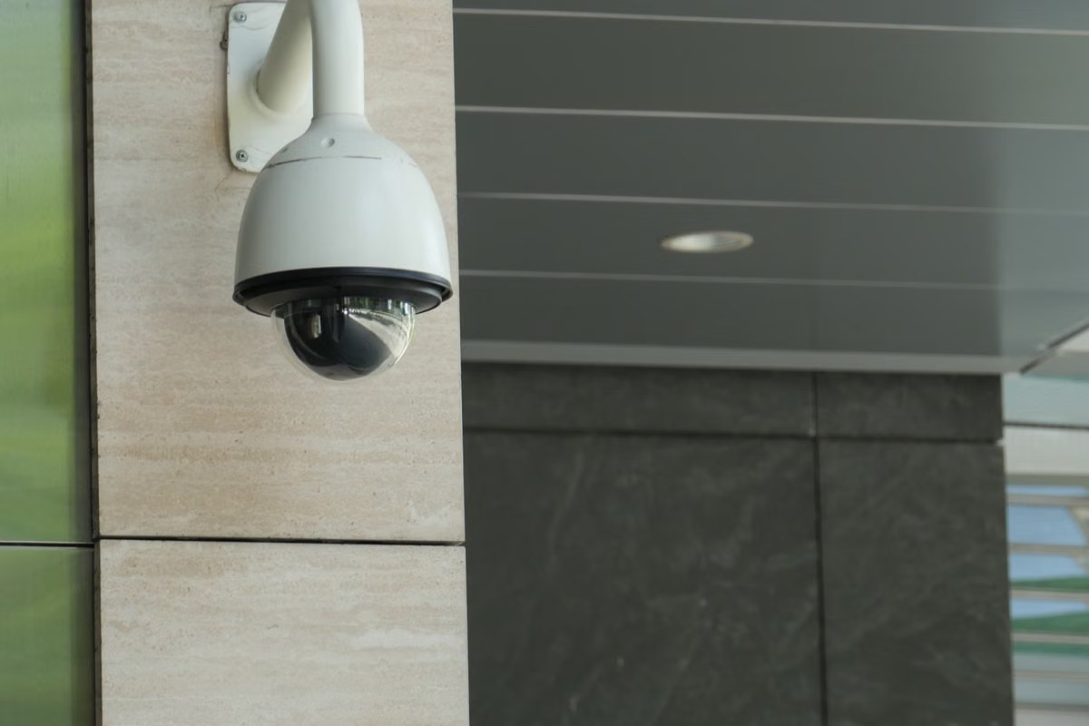 Duvarda CCTV Kamera